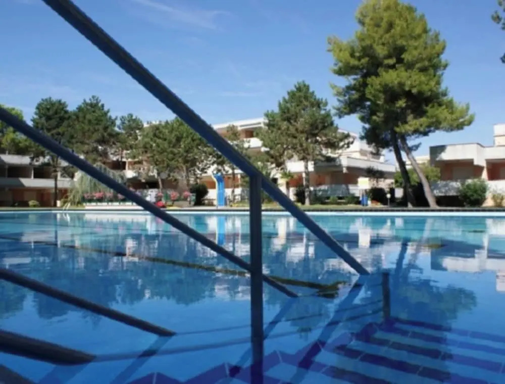 Flat With Terrace Overlooking the Pool