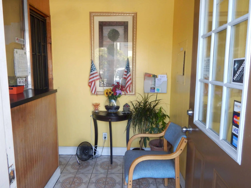 M B Motor Inn