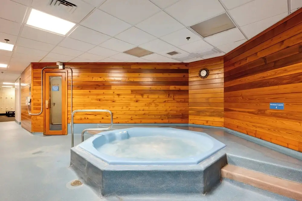 Lincoln Townhome w/ Community Pool & Club Access!