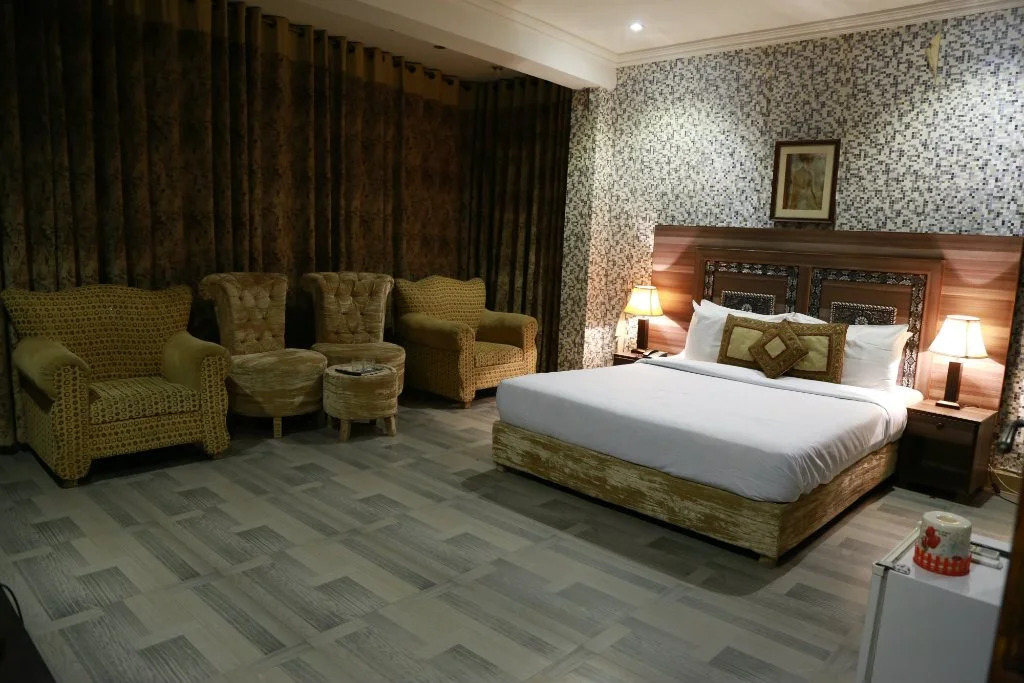 Family Hotel Davis Road Lahore