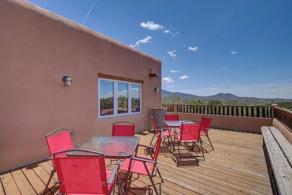 Casa al Reves Pueblo-style House With Views!