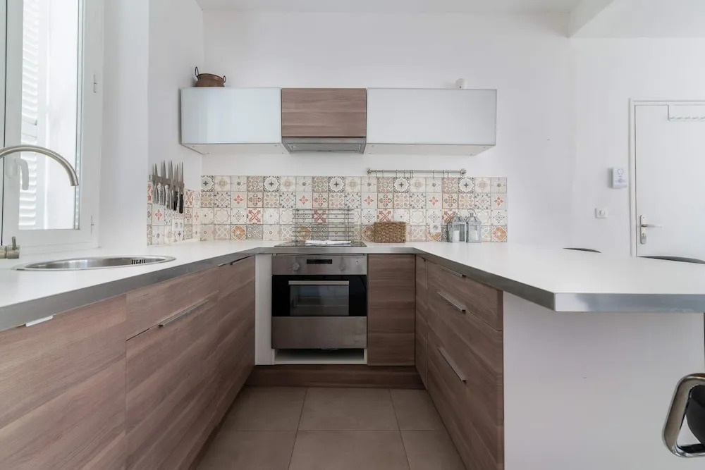 Superb 2BR Central Apt With Private Patio
