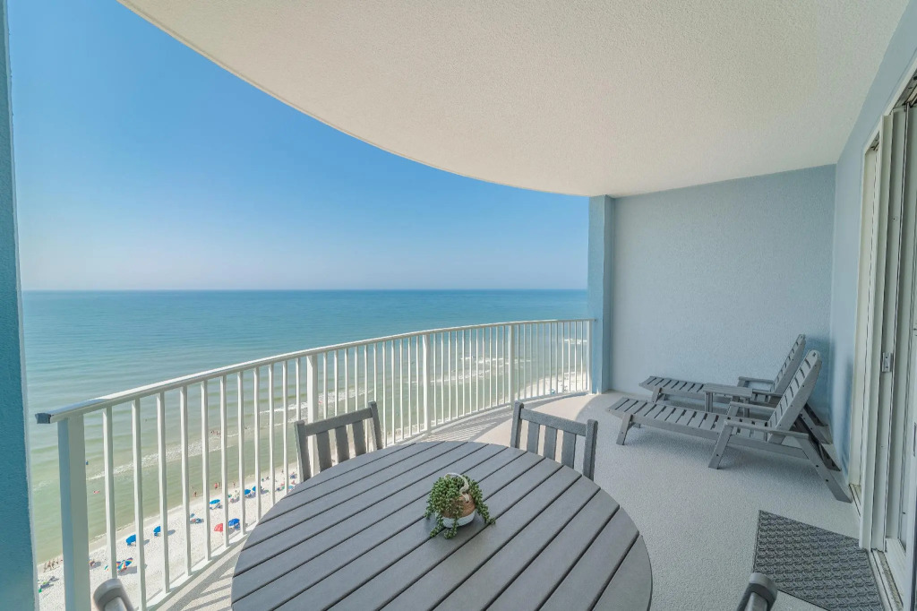 Twin Palms 1703
