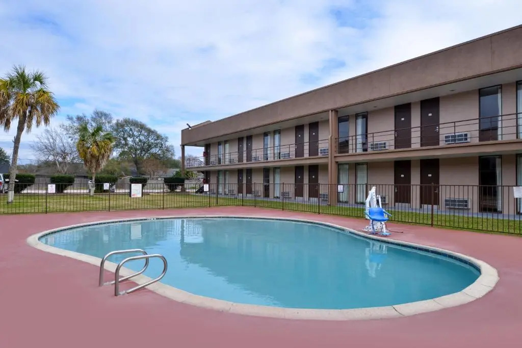 Airport Inn