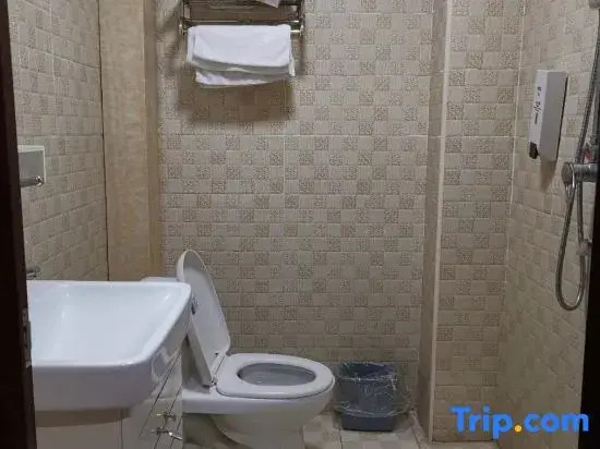 Dongmen Express Hotel (Xinyang Normal University)