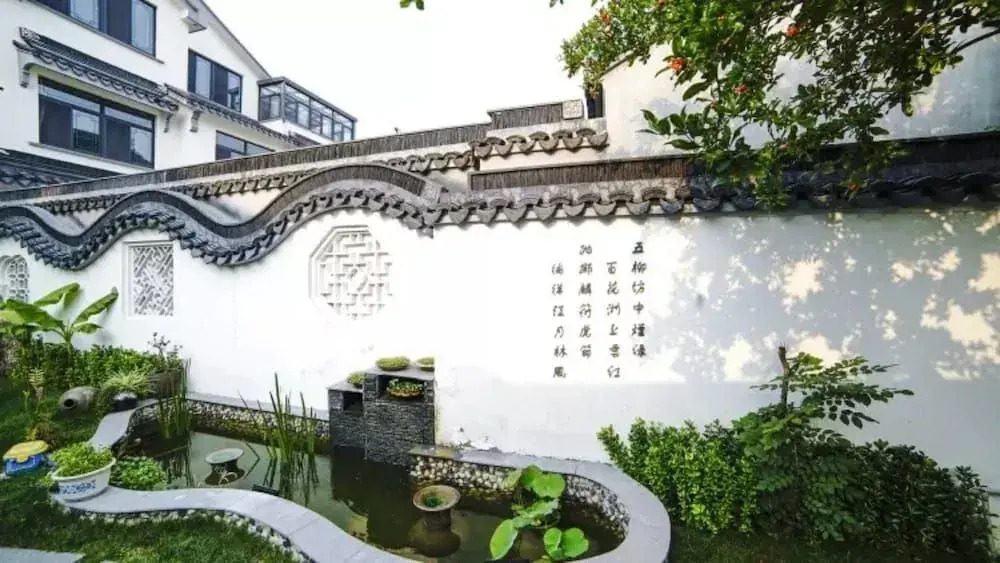 Floral Hotel Huliudiefang