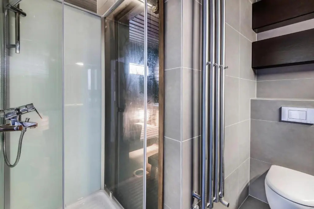 WeHost Top floor Transformable 2BR 8min to Centrum