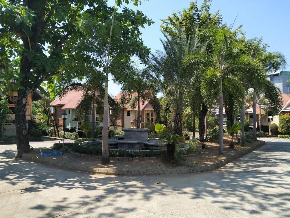 Oyo Flagship 2472 Makassar Cottage