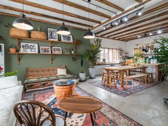 Yi lu sheng hua Homestay（Taihu Xishan Island Store）