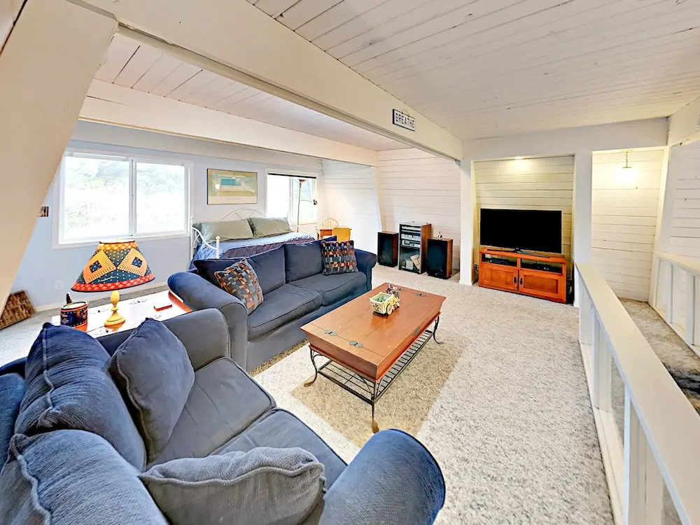 Norwester Upper Unit - 2 Br Duplex