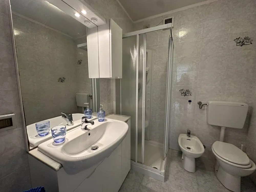 Flat With Side sea View Just Steps From the Beach