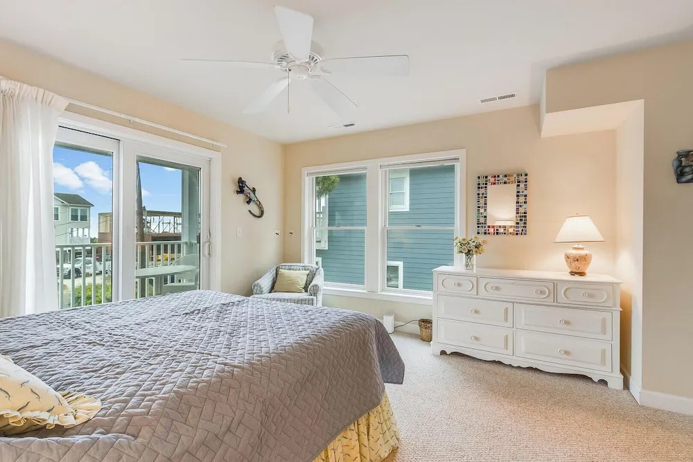 Rodney Avenue 8B