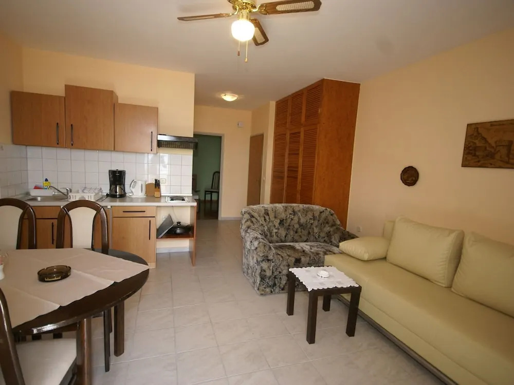 Spacious Apartment in Drage With Parking