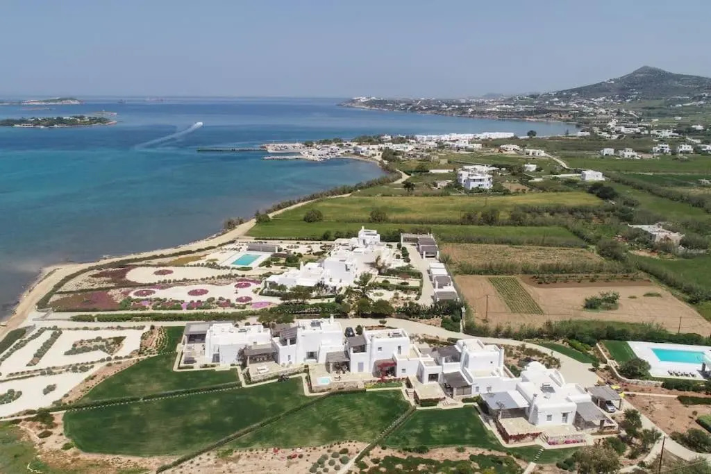 Sunray Pounta Paros Beachfront Villa near Kitesurf