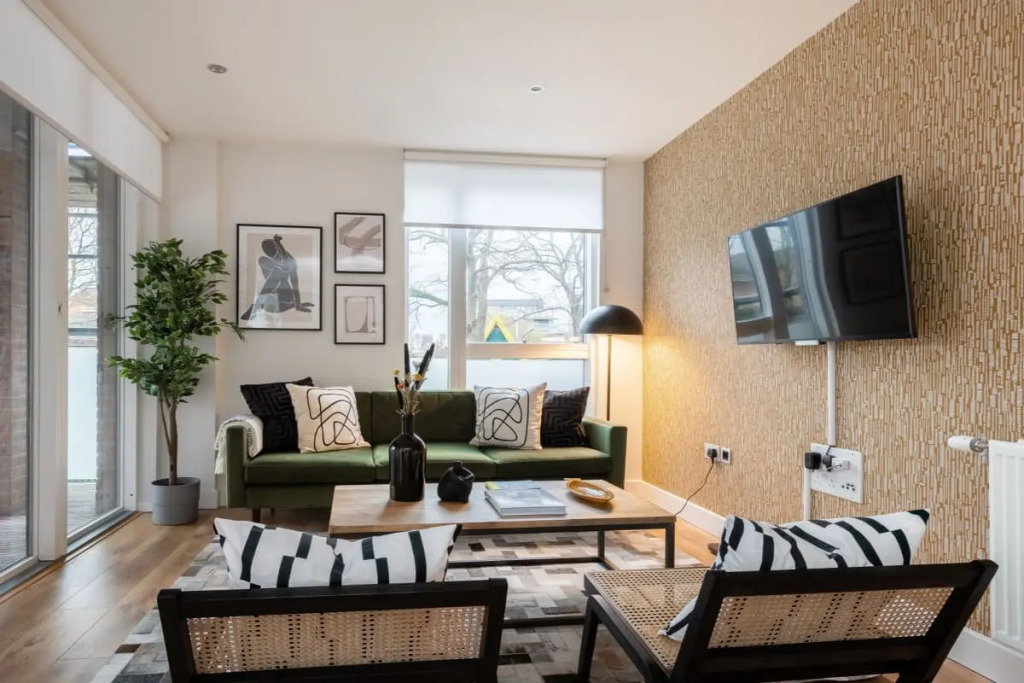 The Hoxton Docks - Modern & Bright 1BDR Flat With Study Room & Balcony