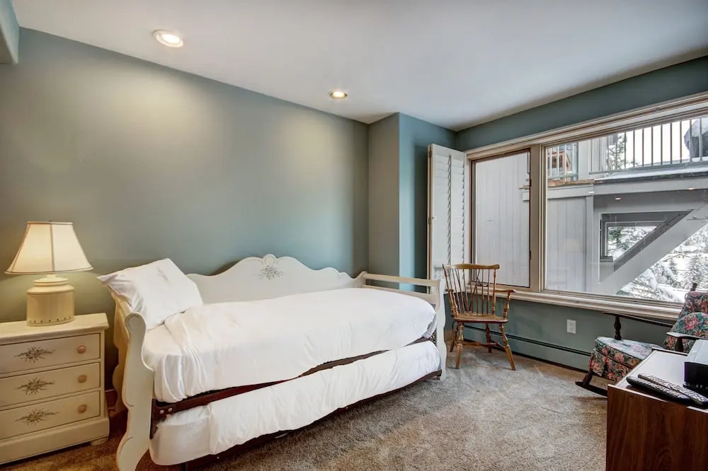 Ski In & Slopeside Luxury Townhome At Pines Lodge Sleeps 12 4 Bedroom Townhouse by RedAwning