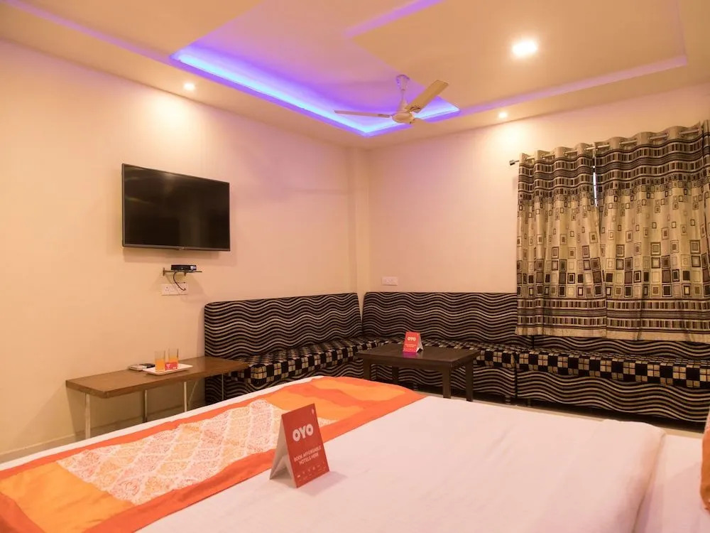 OYO 10365 Hotel RR