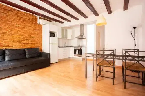 Beautiful 2-bedroom Flat In The City Center