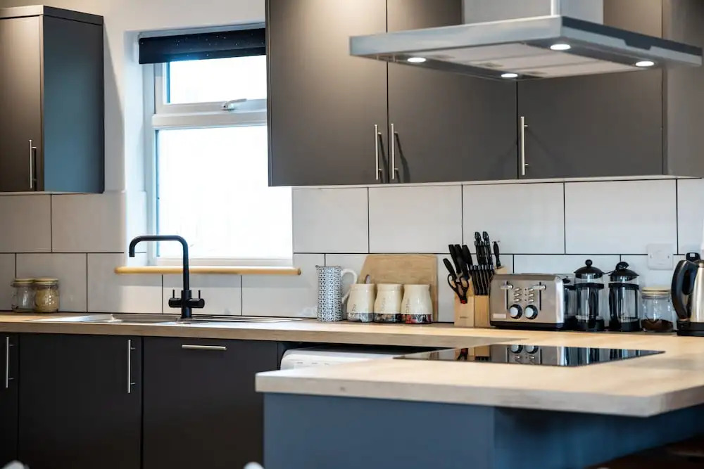 Totnes modern house sleeps 8 , 5 mins to town