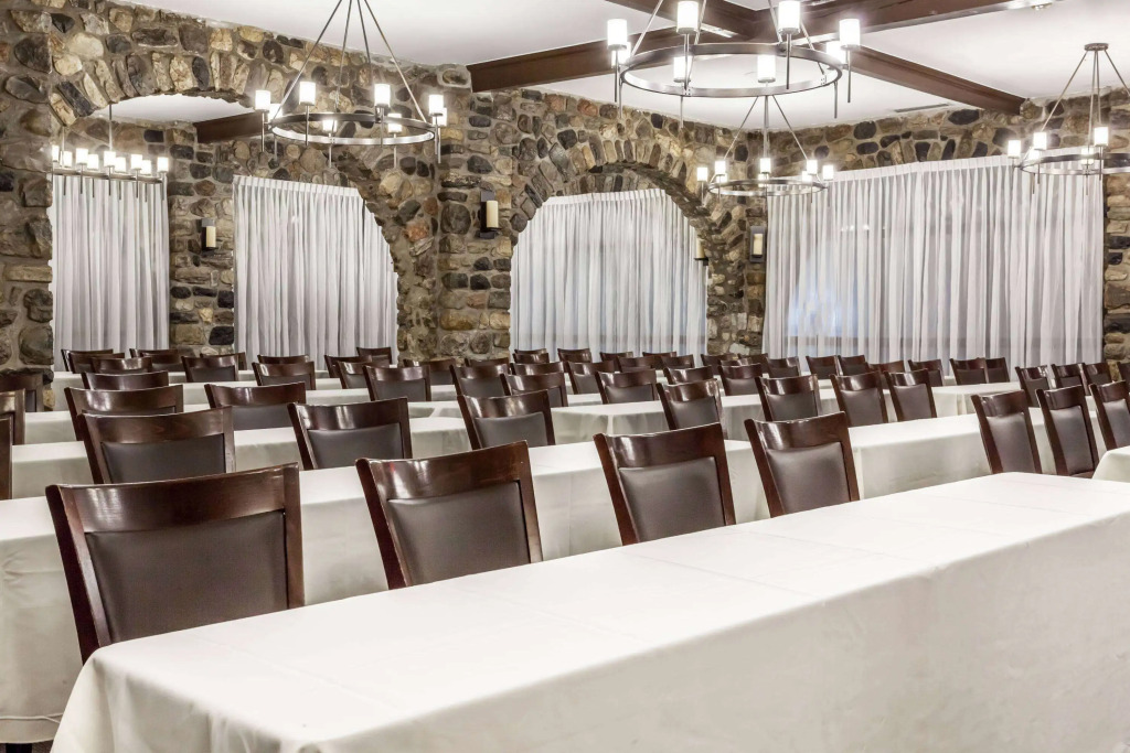 Ramada by Wyndham Ottawa On The Rideau