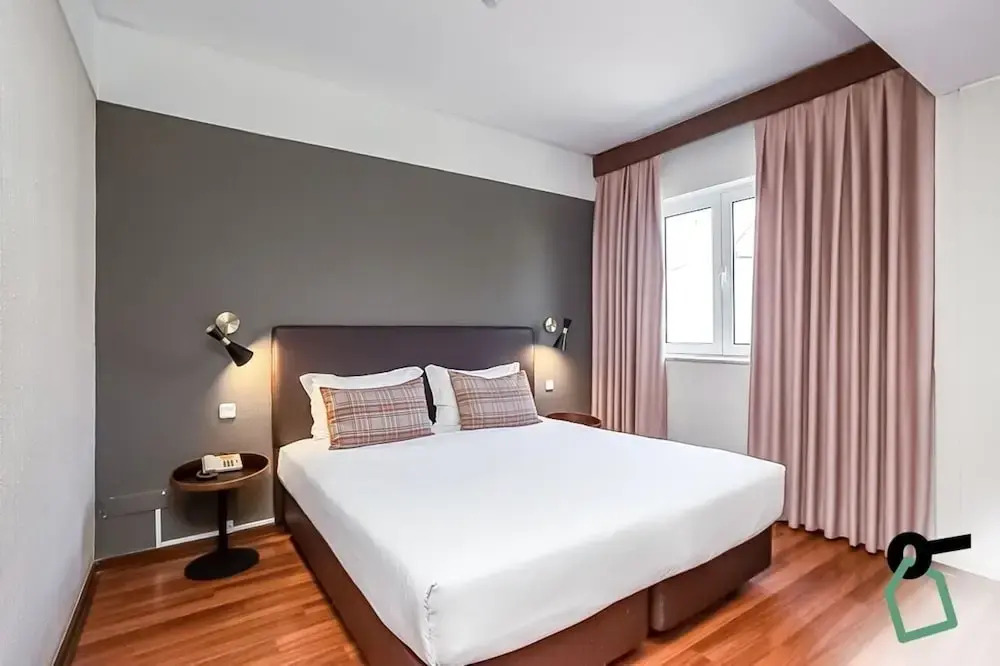 HOTIDAY Room Collection - Oporto