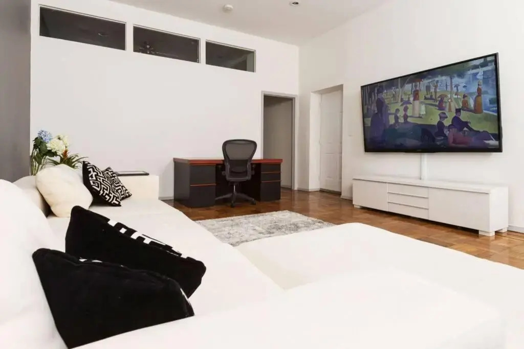 2000 sq ft Luxury 4bd Union Square Apartment