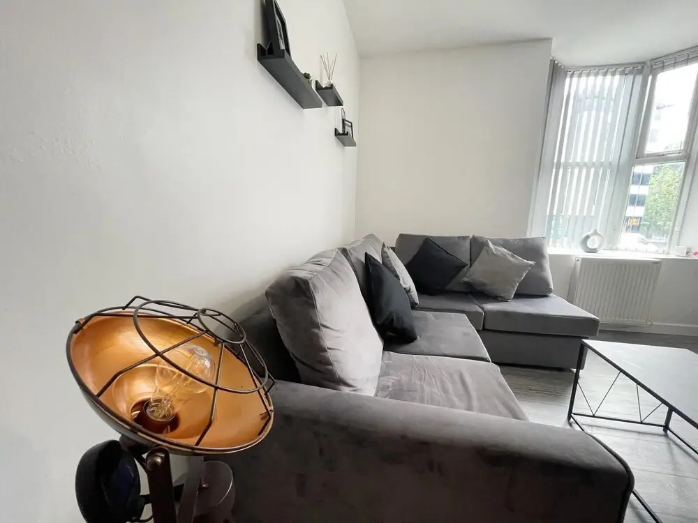 Flat 2 Hagley Road