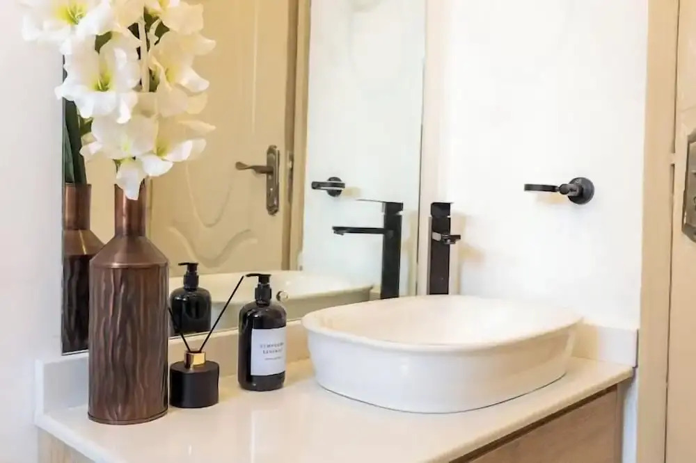 Lux Suites Studio City Apartments