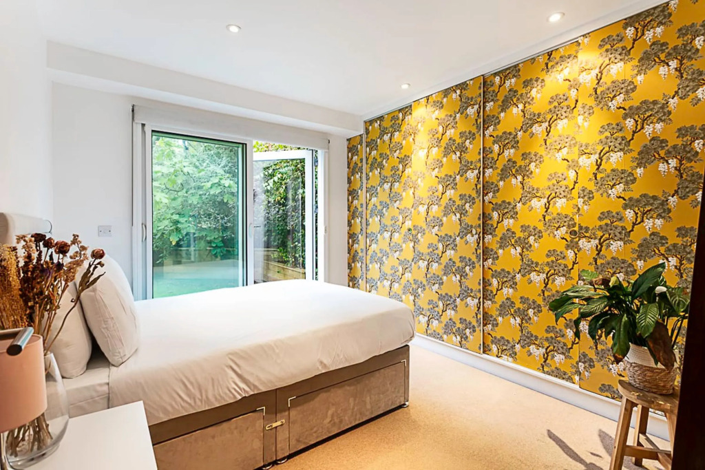 3 Bed Luxury Penthouse in Shoreditch