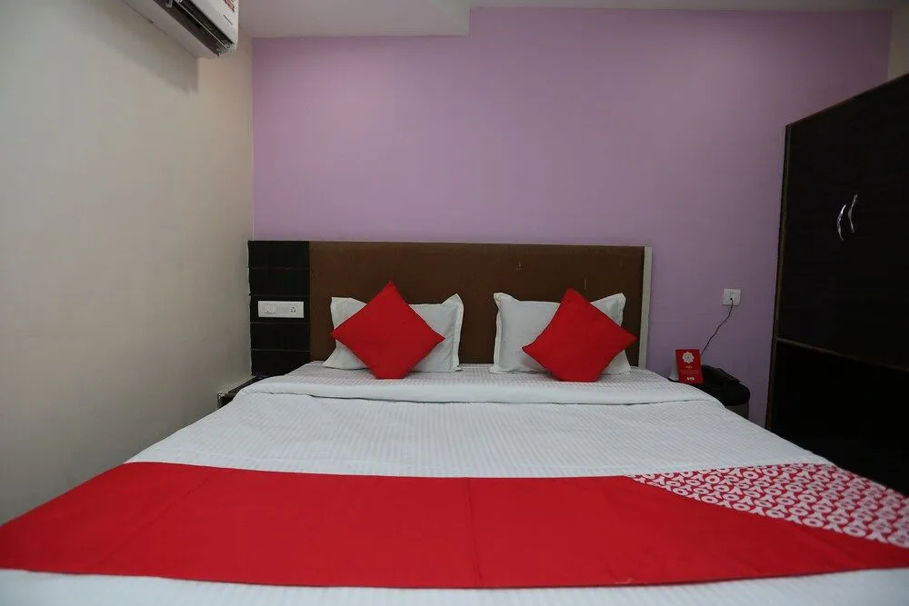 OYO 27016 Hotel Sai Siddhi