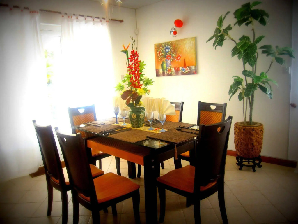 Golden Rod villa