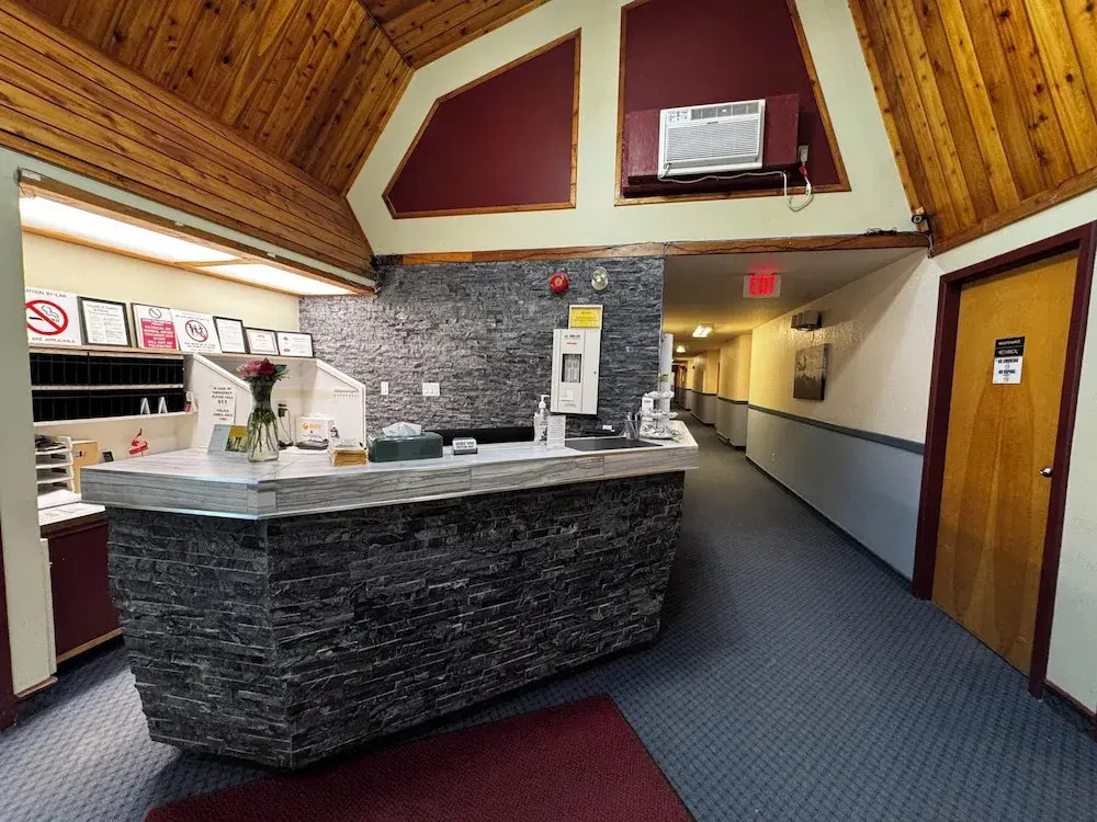 Zero - 100 Motor Inn