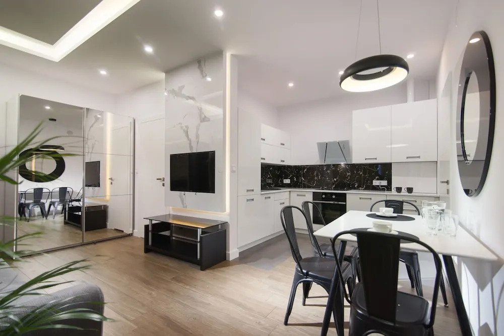 Marina Apartments