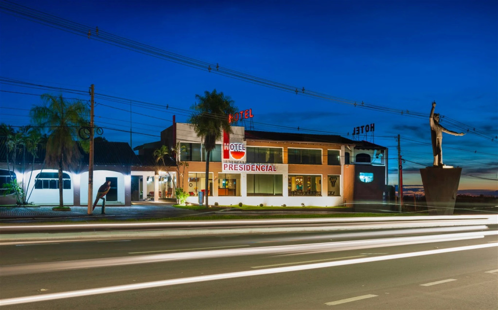 Hotel 365