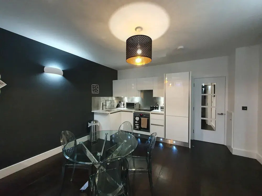 Contemporary Executive Apartment