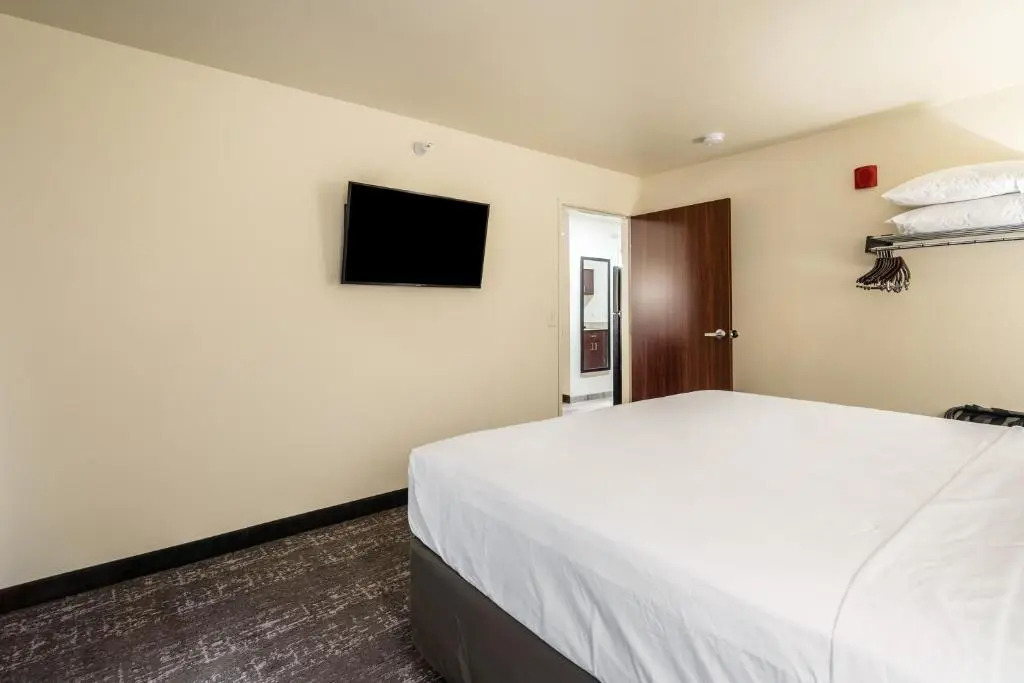 Cobblestone Inn & Suites - Pine Bluffs