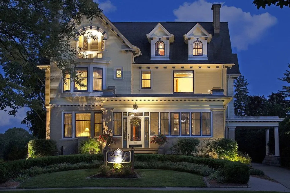 Honeybee Inn Bed & Breakfast