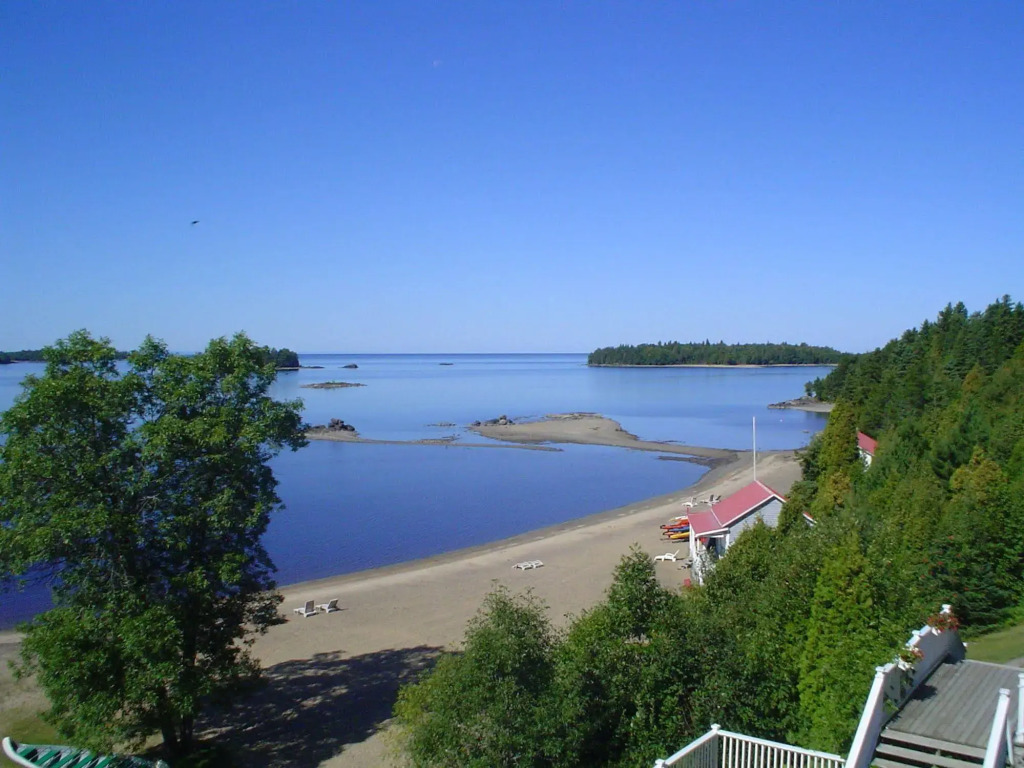 Auberge Des Îles, un hôtel Hyvi
