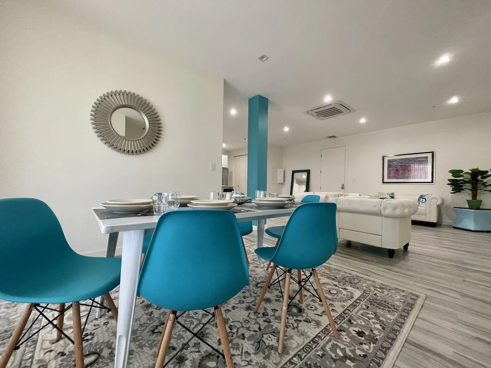 The Cove - Condo Hotel - Palm Beach Strip