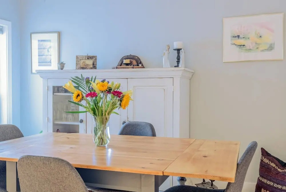 Beautiful, Modern & Spacious 2 Bedroom House