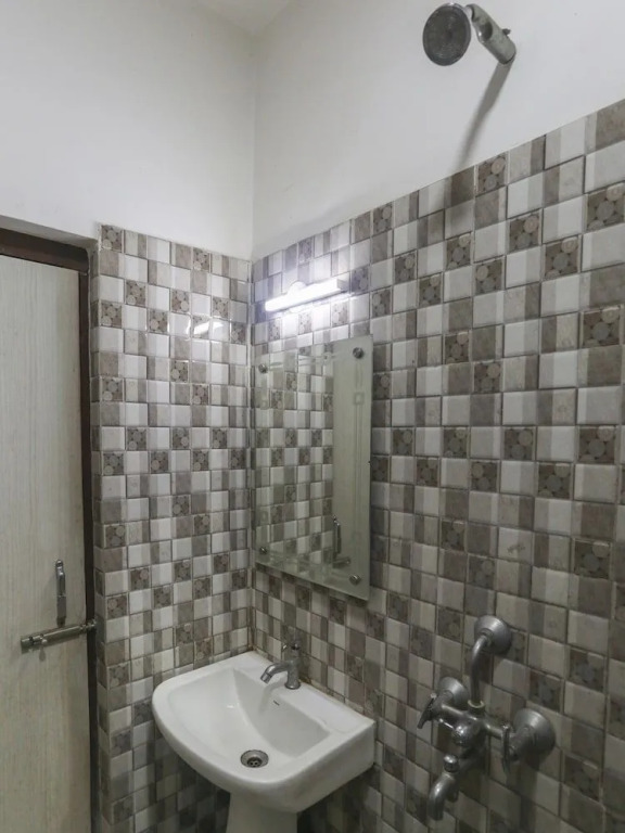 OYO 60609 Hotel Tanushree
