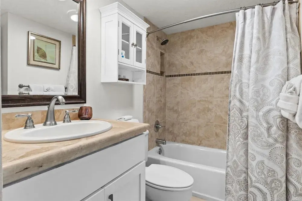 Shoreline Towers 2035 2 Bedroom Condo