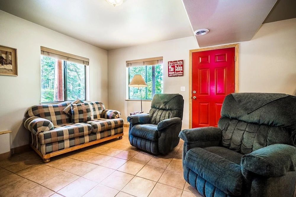 Sleepy Bear House 4 Bedrooms 3 Bathrooms Home