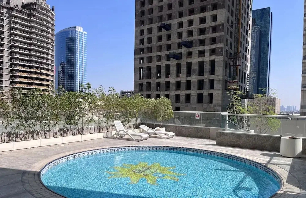 Luxury 1BR in Marina High-rise Living With Views