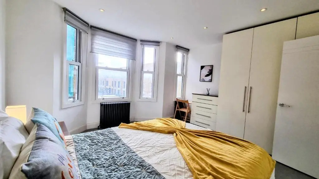 Surbiton Luxury Garden House 19