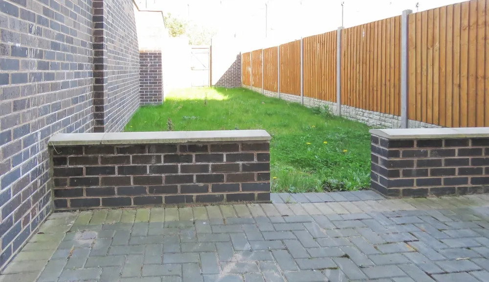 Tudors eSuites Birmingham Townhouse Private Garden Free Parking