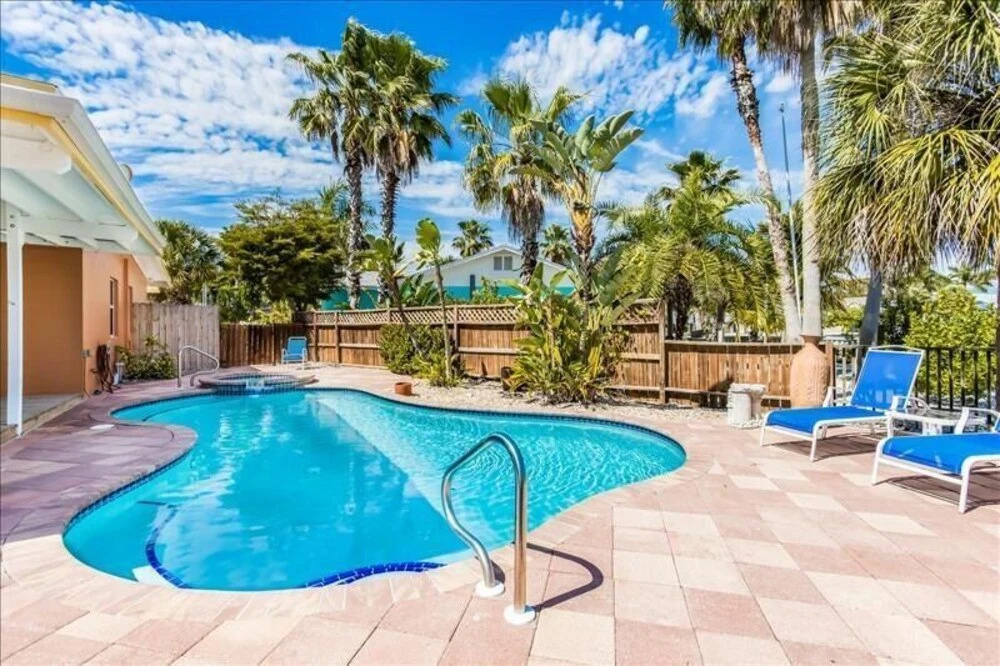 Island Priva-sea 3 Bedroom Home by Redawning