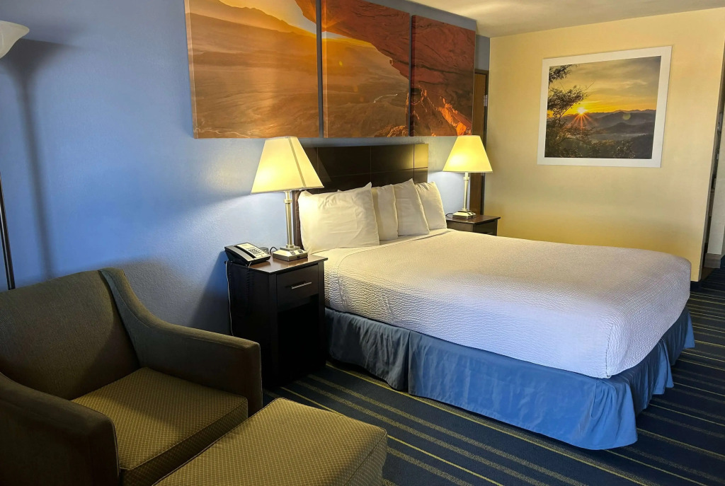 Days Inn by Wyndham Holbrook