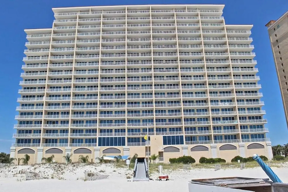 San Carlos 409 by Youngs Suncoast