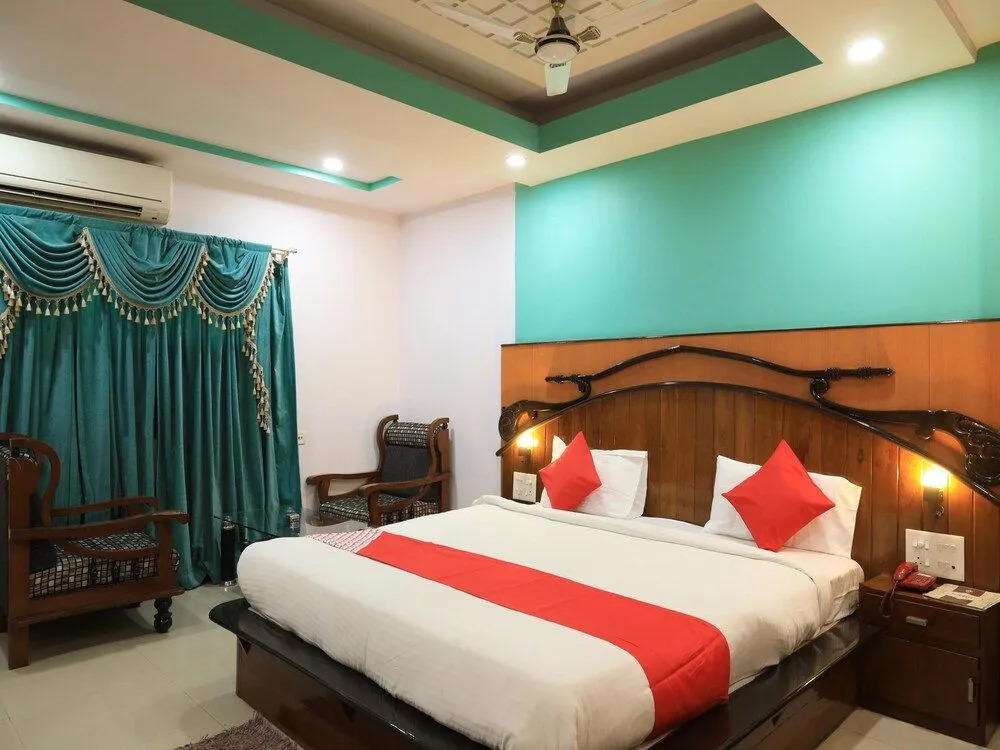 OYO Flagship 42122 Hotel Rahul